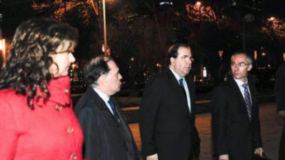 Begoña Hernández, Tomás Villanueva, Juan Vicente Herrera y Ricardo González Mantero, ayer en Madrid.