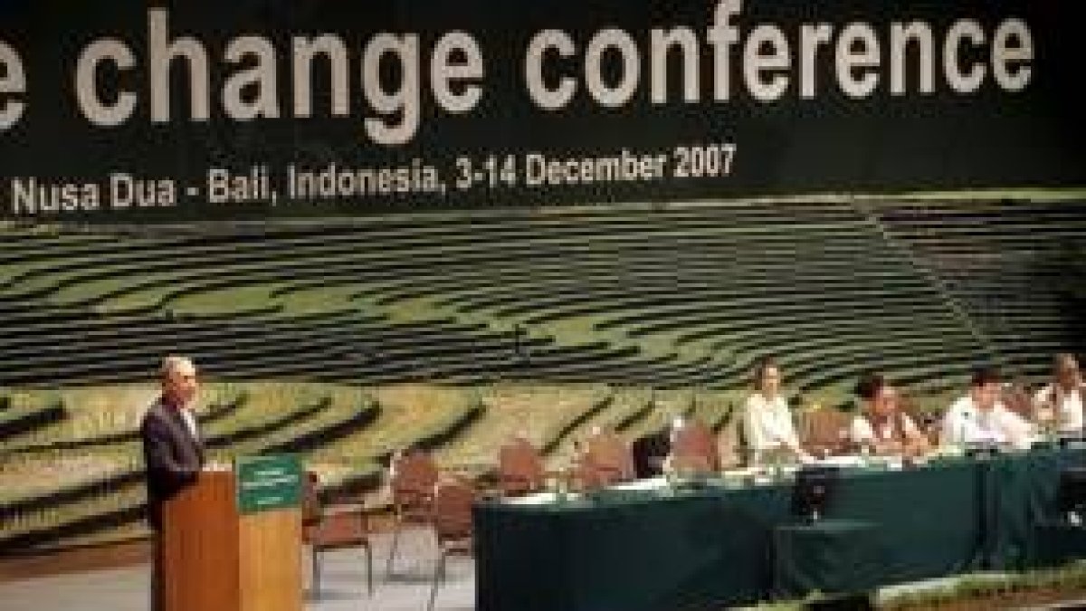 El plenario de la conferencia de Bali debería haber votado ayer por la tarde el documento final