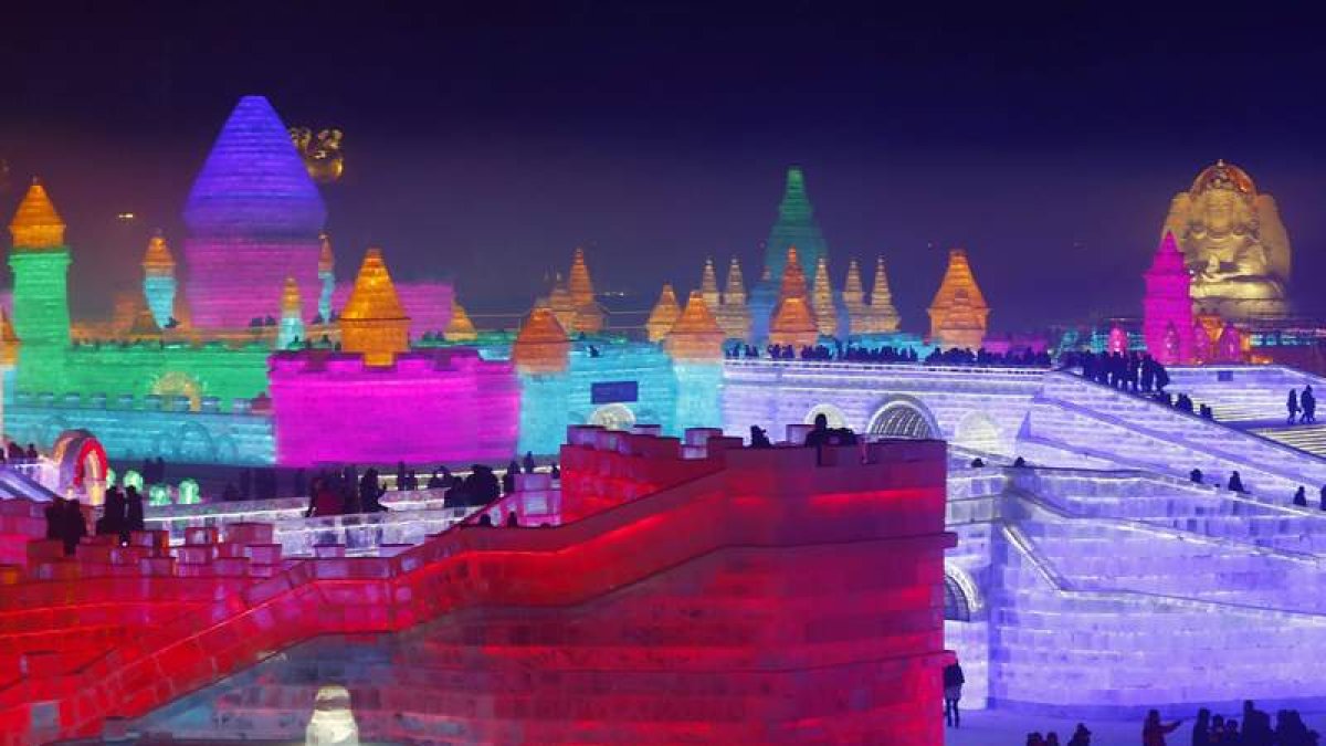 Esculturas de hielo y nieve ya lucen preparadas para la edición del Festival de Harbin.
