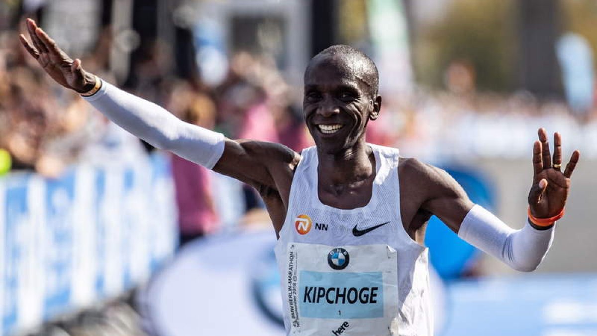 Kipchoge es uno de los grandes del atletismo mundial. JEON