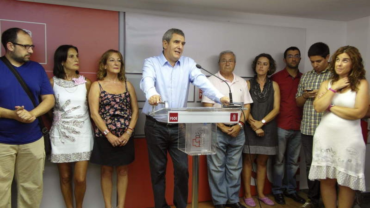 Julio Villarrubia, ayer, en la presentación de su candidatura en Palencia