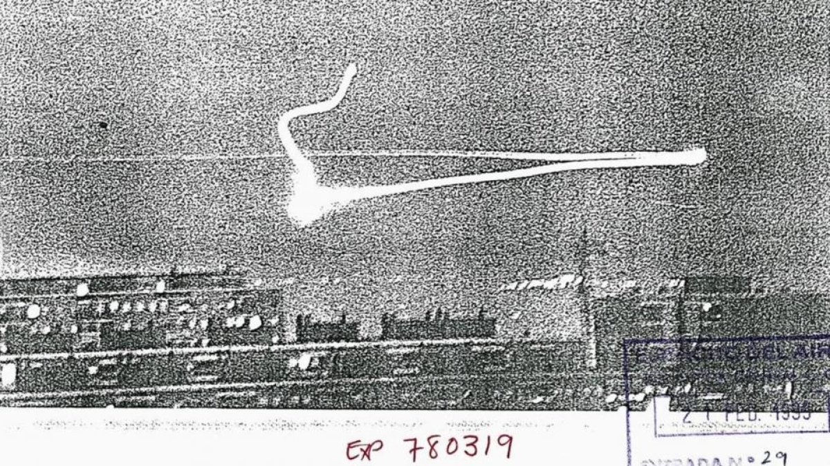 Foto trucada y enviada al Ejército en 1978 que pretendían dar testimonio del avistamiento de un ovni en Alcorcón.