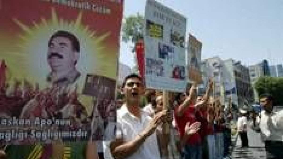 Manifestación de activistas kurdos en Chipre en apoyo al líder kurdo Ocalan procesado en Turquía