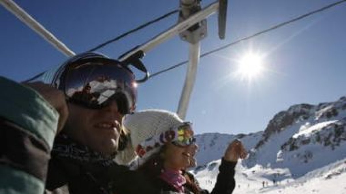 La temporada de esquí está resultando una de las mejores en la dos estaciones que gestiona la Diputa