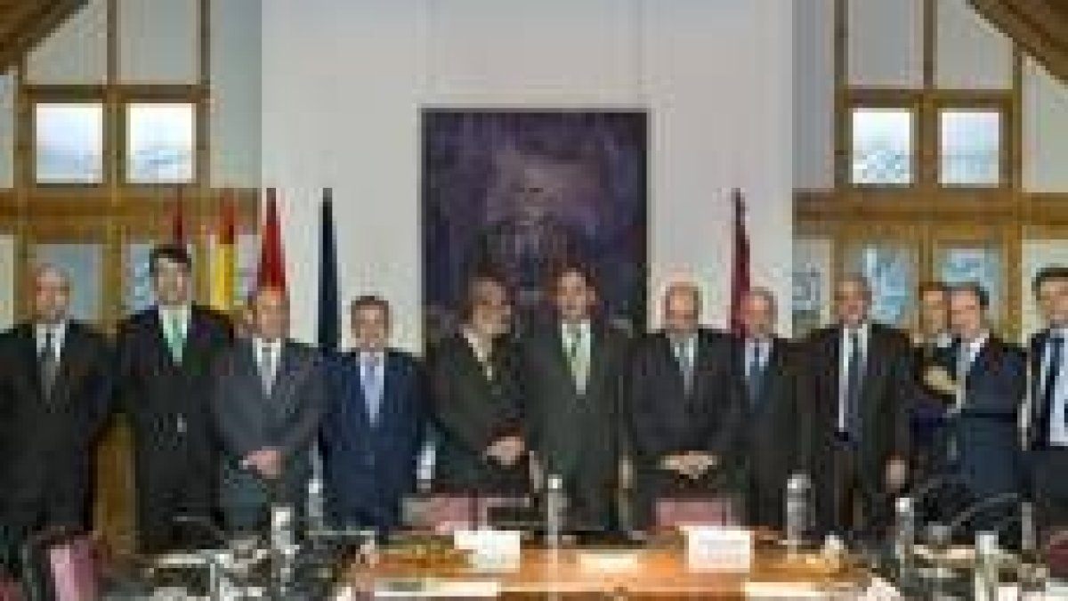 Los miembros del Consejo Consultivo de Castilla y León se reunieron ayer en la sede de Caja España