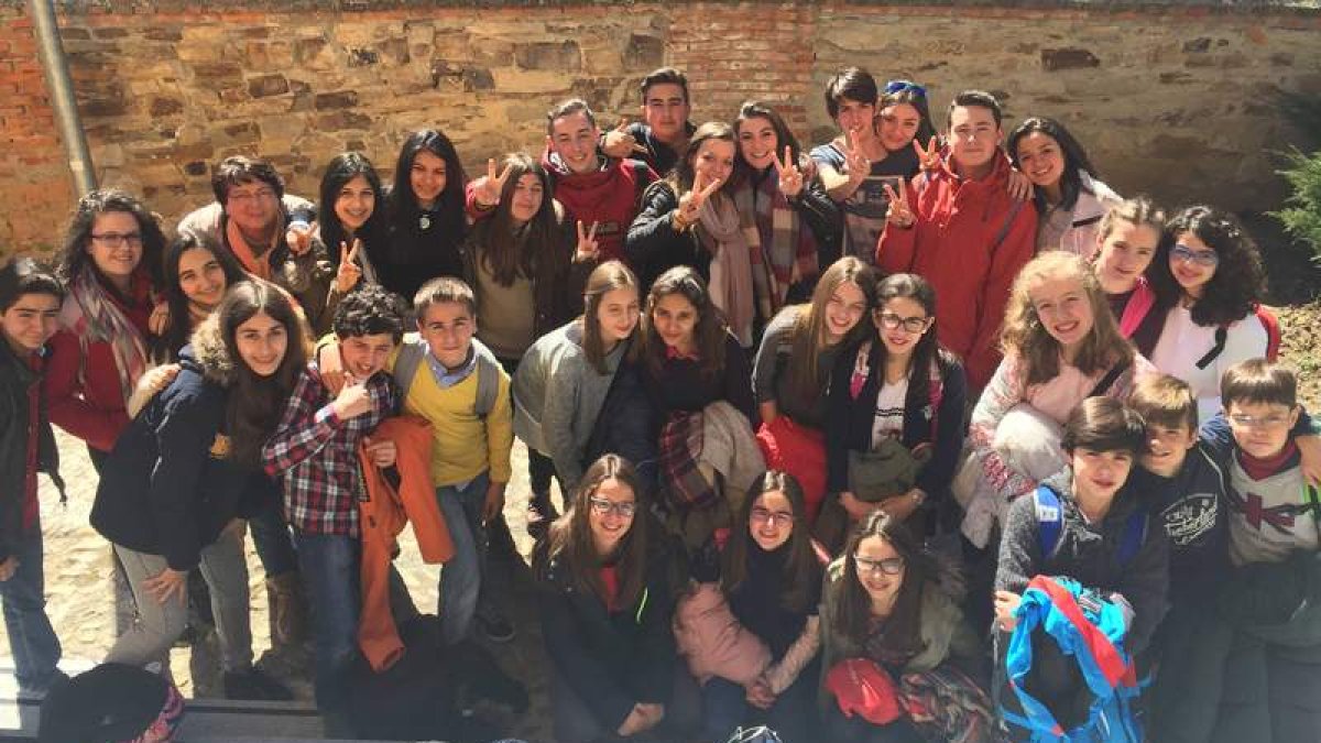 Los alumnos ganadores de Ávila y los estudiantes de Palencia visitan el Museo del Chocolate. A.V.