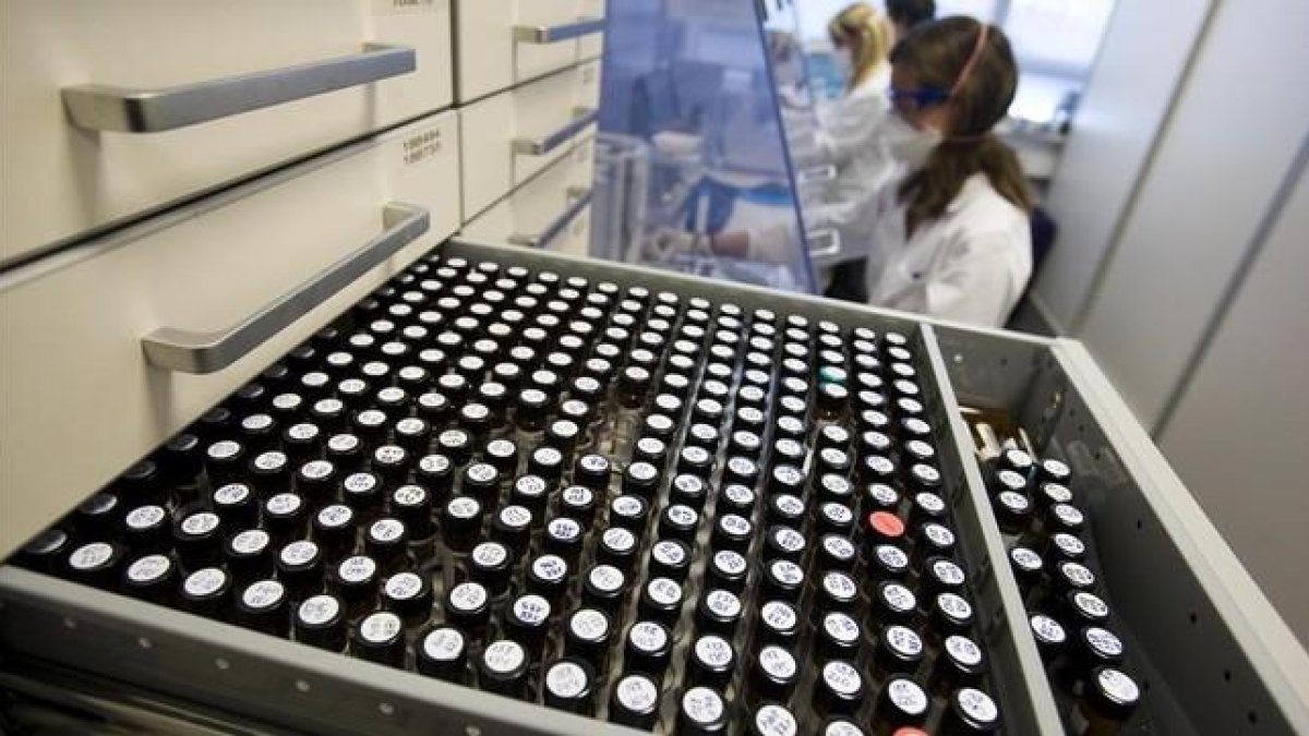 Instalaciones de un laboratorio farmacéutico de Almirall en Sant Feliu de Llobregat. /