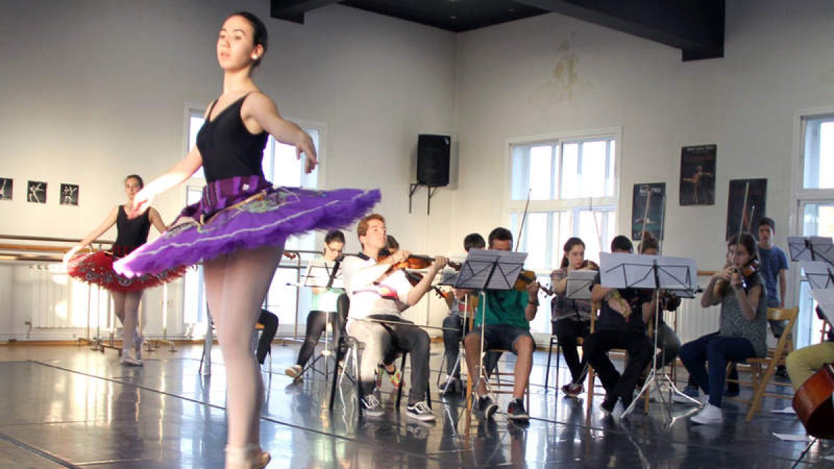 Un ensayo del ballet que llega hoy al Auditorio