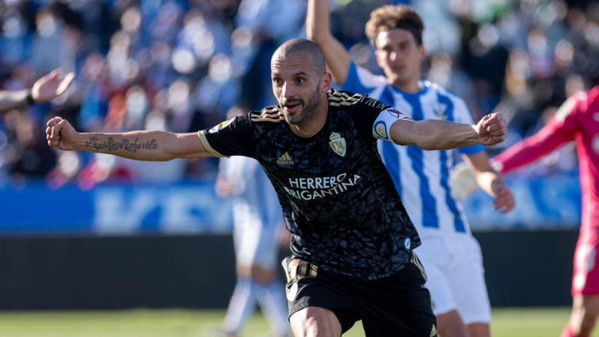 Yuri no faltó a su cita con el gol. El delantero de la Deportiva anotó el 0-1 que adelantaba a su equipo a los 32 minutos. Luego iba a igualar el Leganés en el 51. SERGIO REYES