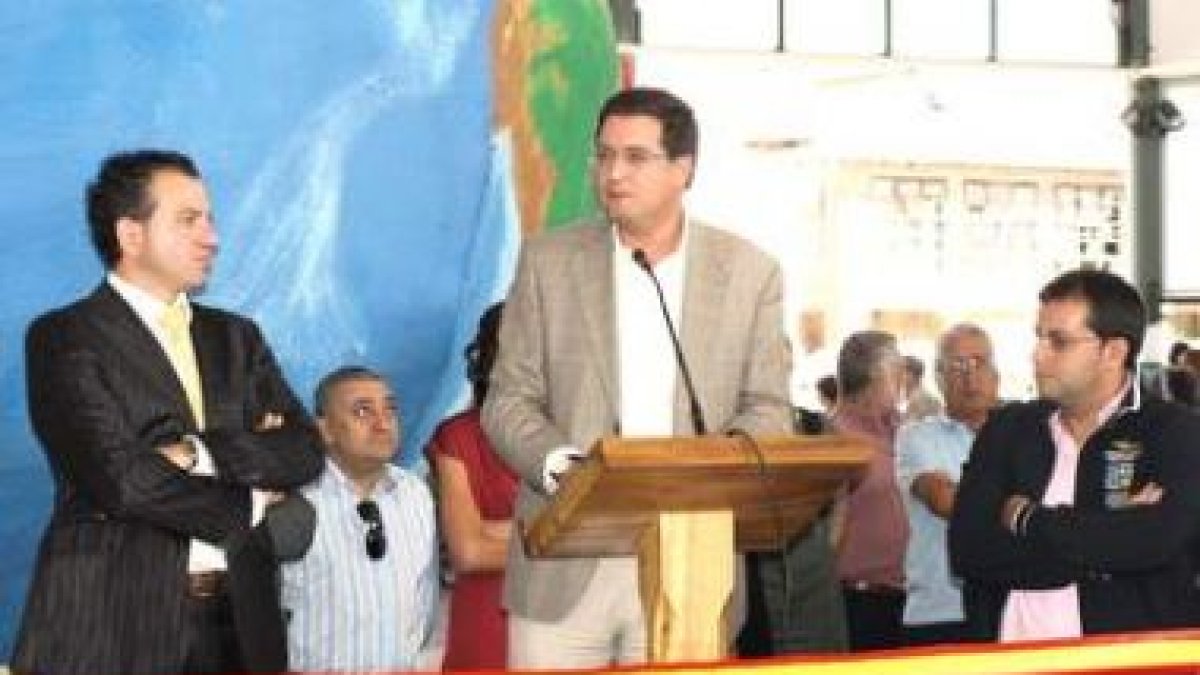 López y Sen, con los trabajadores y empresarios de Apaycachana.