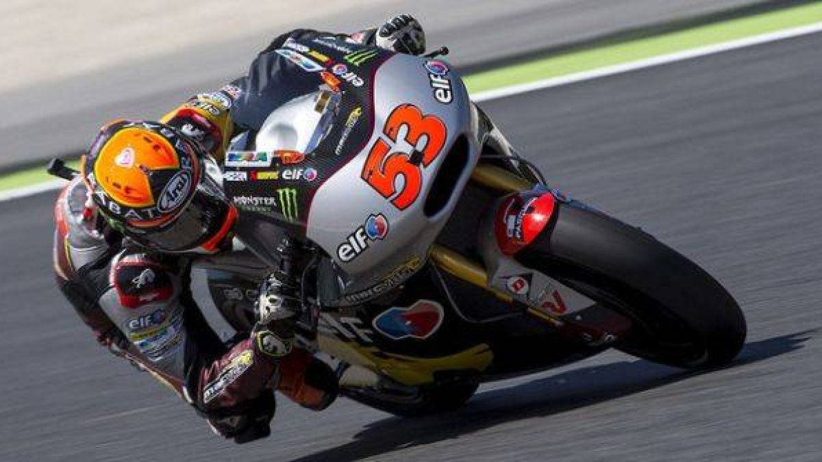 Tito Rabat, líder del Mundial de Moto2, durante la tercera sesión de entrenamientos libres del GP de Catalunya, en Montmeló.