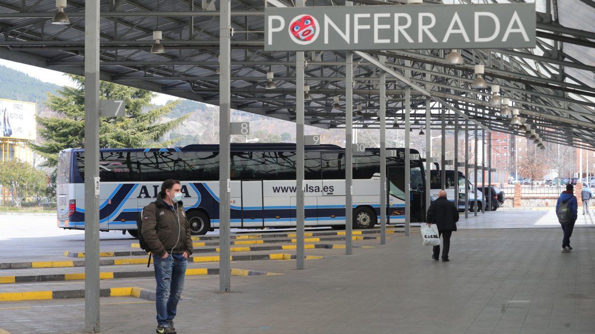 Dependencias de la estación de autobuses de Ponferrada. L. DE LA MATA