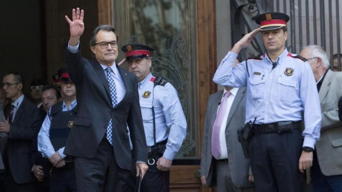 Artur Mas sale del Tribunal Superior de Justícia de Catalunya tras declarar como imputado por la consulta del 9-N