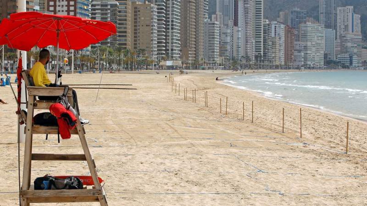 Playa de Benidorm, el jueves pasado. MORELL