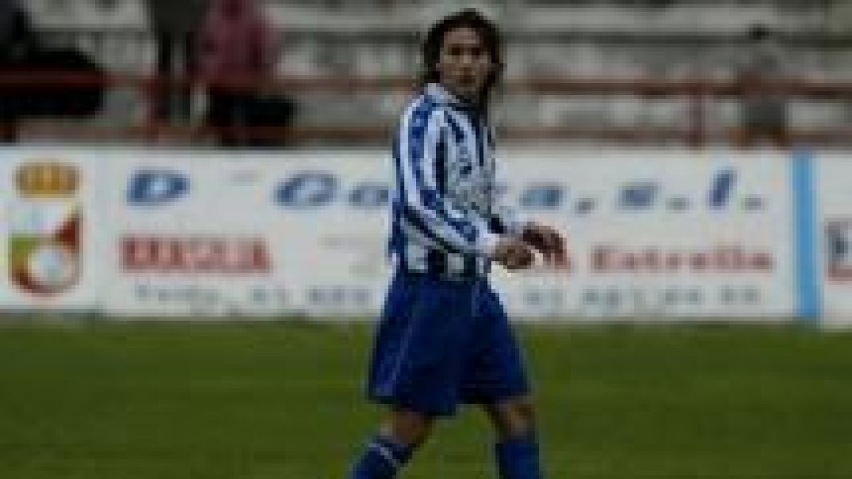 Hugo Federico debutó con la elástica blanquiazul en Alcalá de Henares donde jugó diez minutos