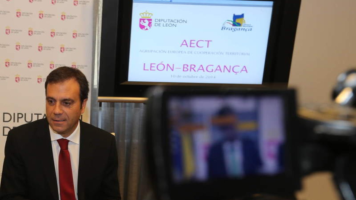 El presidente de la Cámara Municipal de Braganza en su visita a la Diputación.