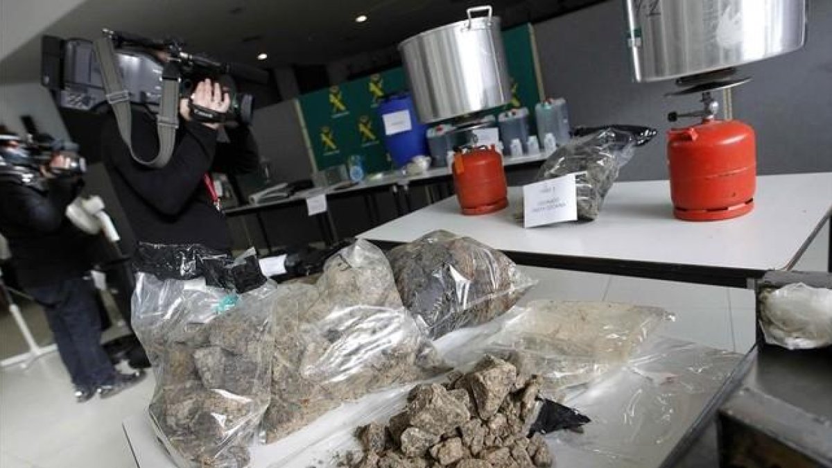 Cocaína negra intervenida por la Guardia Civil en Torrelles de Foix.