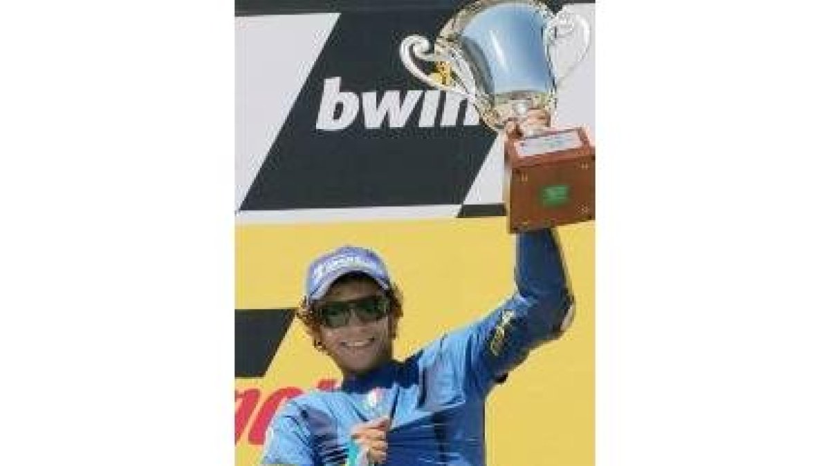 Rossi se vistió con la «azzurra» de Materazzi para celebrar su victoria