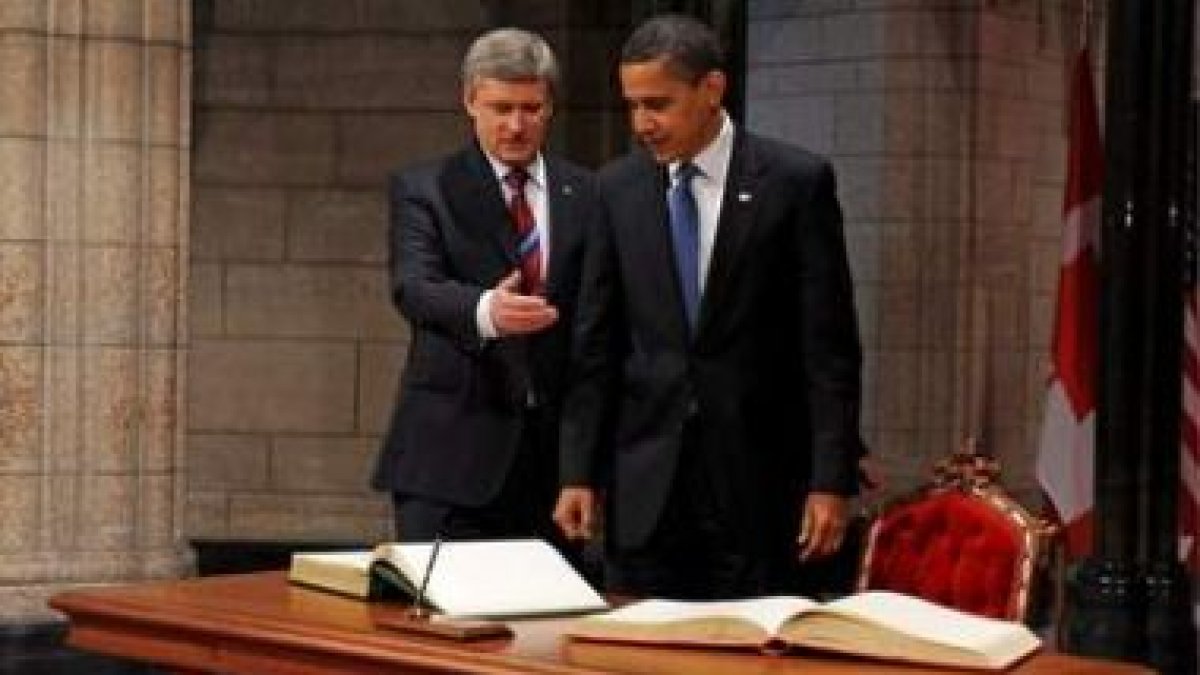 Harper invita a Obama a firmar en el libro de huéspedes del Parlamento
