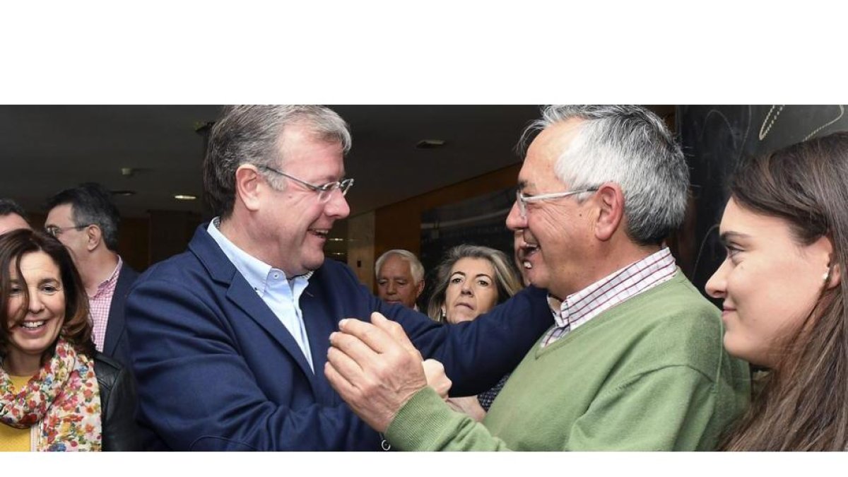 Antonio Silván durante un encuentro con afiliados del PP de León.