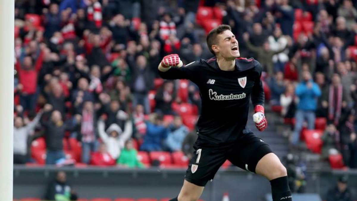 Kepa fue el héroe del Athletic ante el Málaga en San Mamés. LUIS TEJIDO