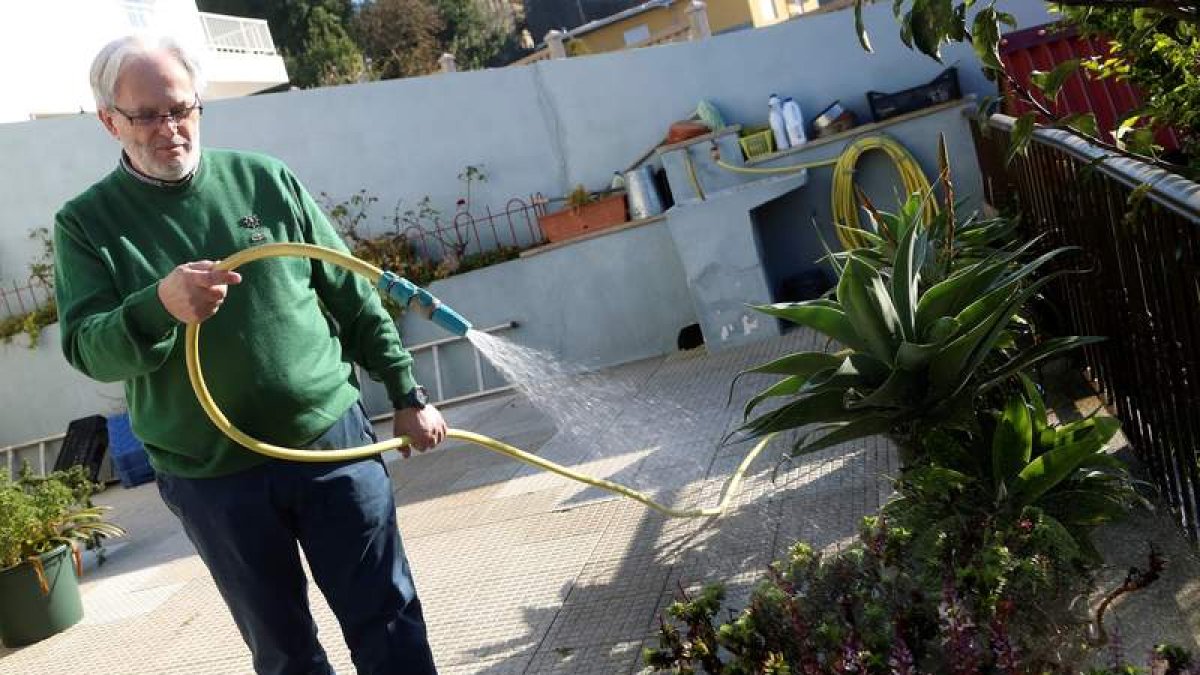 Monteagudo lleva desde 2014 intentando recuperar la normalidad y prepara un libro. SALVADOR SAS