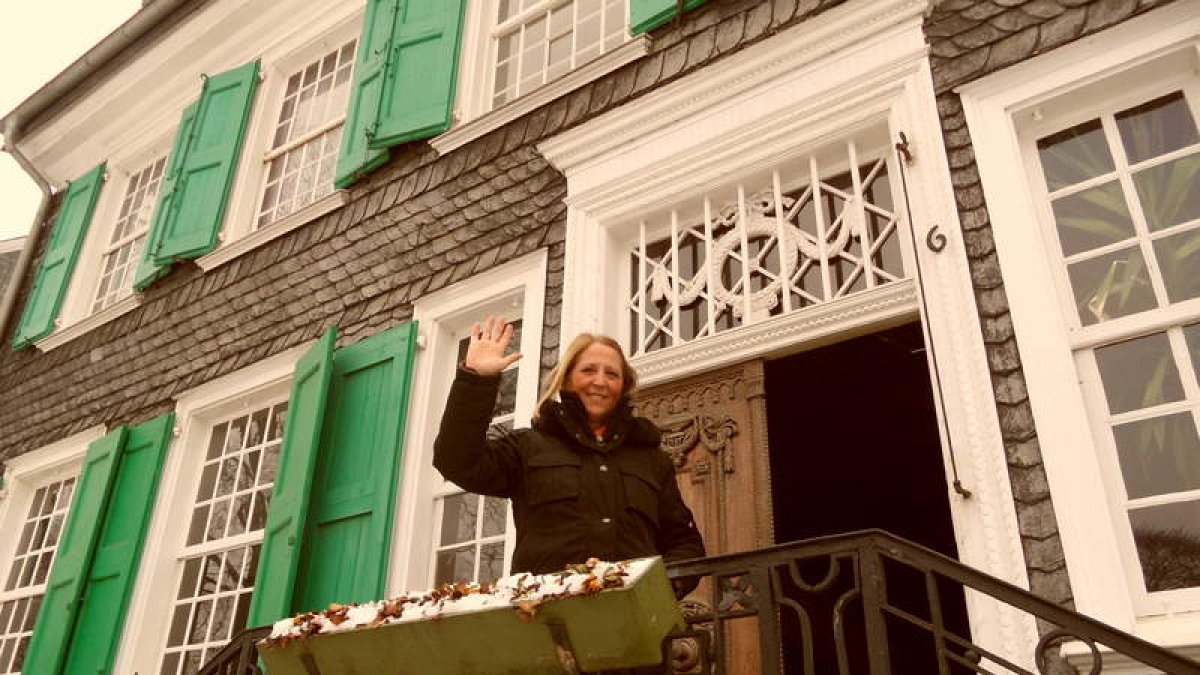 Rosario, delante de la casa  en donde vivía Friedrich Engels en Wuppertal.
