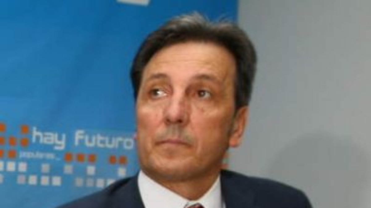 El candidato del PP a la alcaldía de Toreno y actual alcalde, Pedro Muñoz.