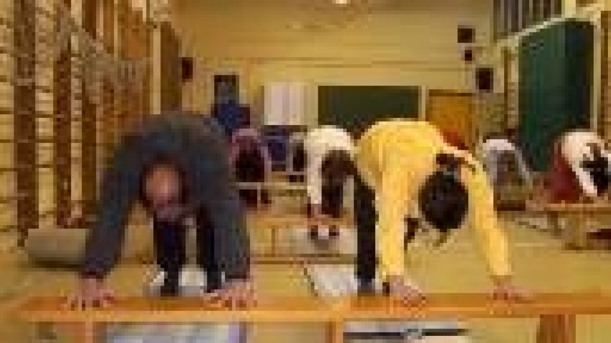La actividad de yoga en adultos es la más solicitada y hay lista de espera