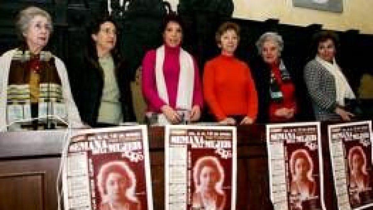 Mercedes Rojo, Evelia González, Victorina Alonso, Corona González, Irene Mirantes y Aurea Benéitez