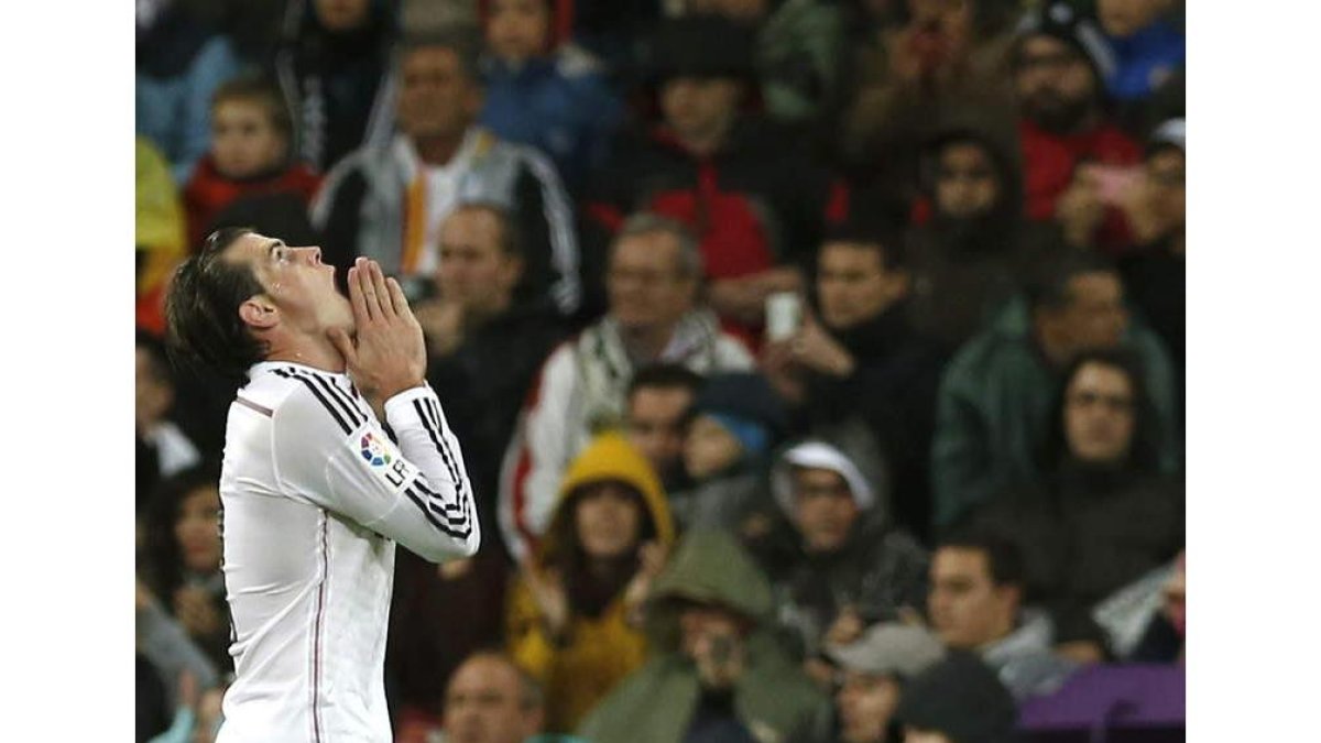 Algunos de los cánticos en el Real Madrid-Celta ha provocado la expulsión de 17 hinchas.