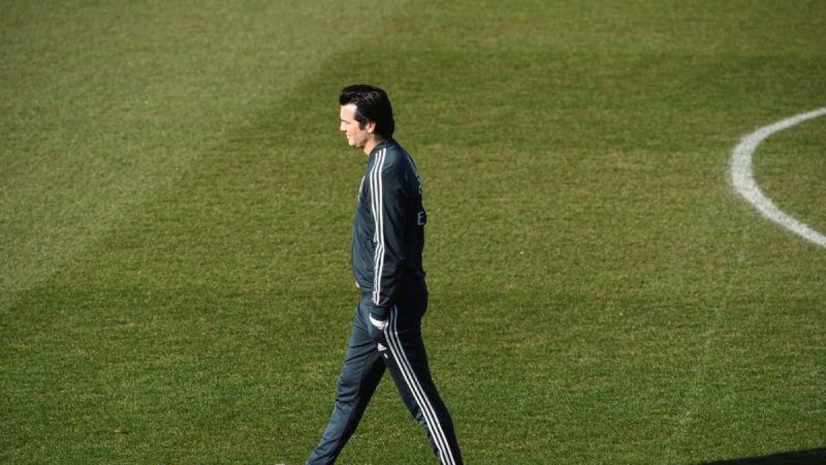 Santiago Solari durante el entrenamiento de este viernes del Madrid.