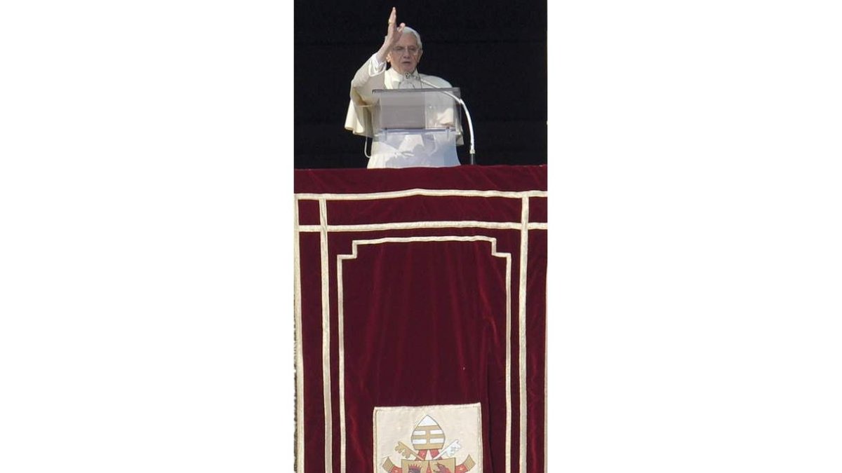 Benedicto XVI, durante el ángelus.