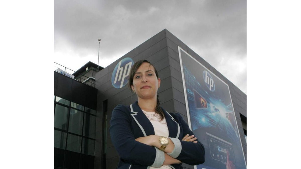 Marifé Hernández es la responsable de área más joven del centro de HP en León.