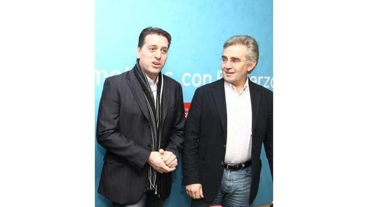Sánchez y Rodríguez, ayer en la sede del PSOE.
