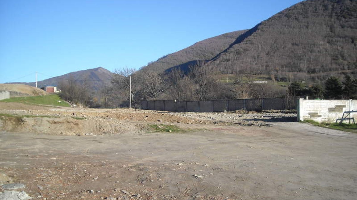 Terrenos donde estaba prevista la construcción del Parador de Villablino. ARAUJO