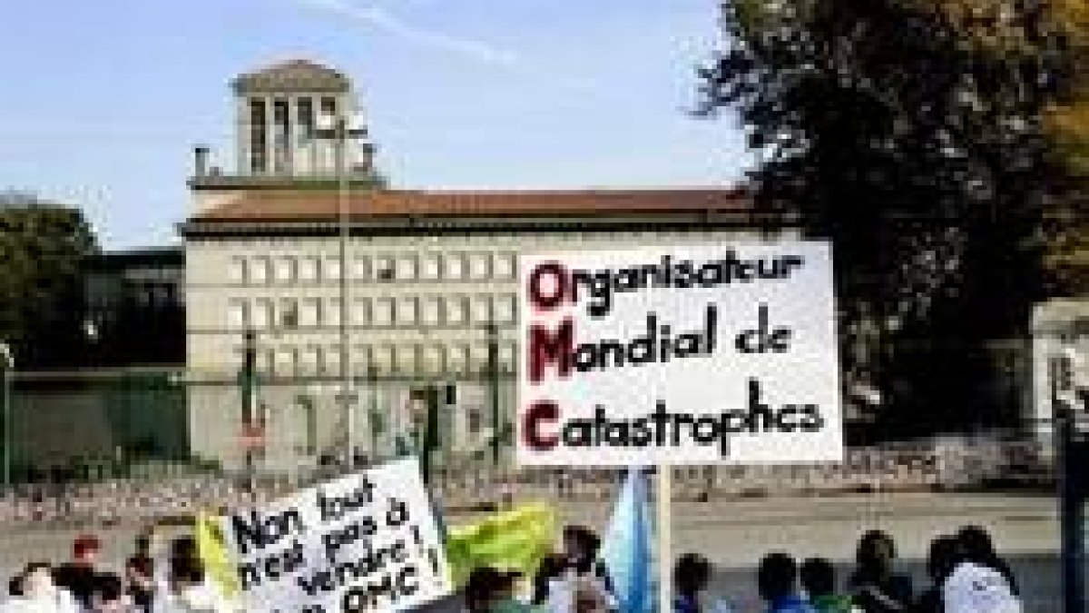 Unas 2.000 personas se manifestaron ayer en contra de la OMC en Ginebra