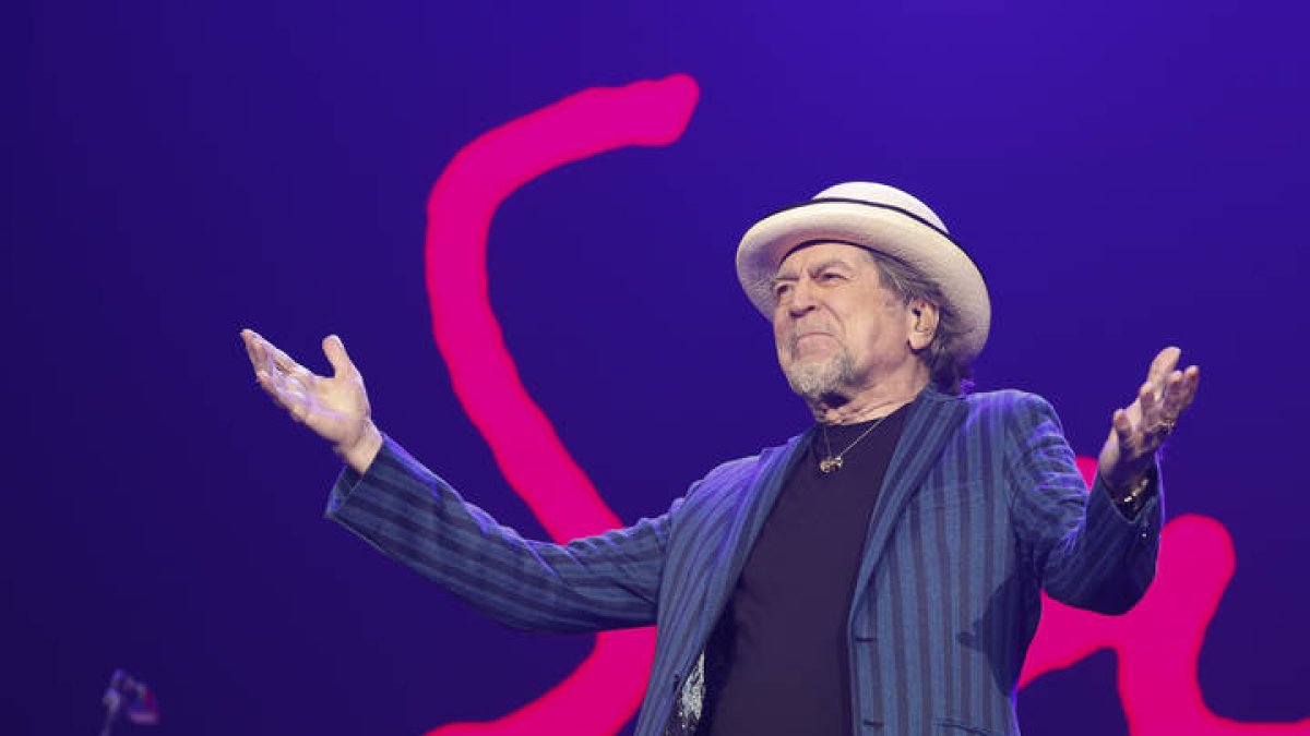 El cantante Joaquín Sabina cierra su gira "Contra todo pronóstico" con un último concierto en el Wizink Center en Madrid. JAVIER LIZÓN