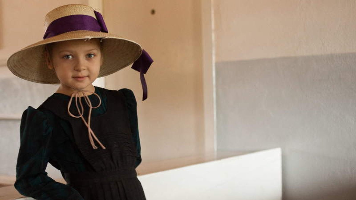 Una niña menonita en la escuela de la colonia El Breal, en el departamento de Tarija. CARNERI