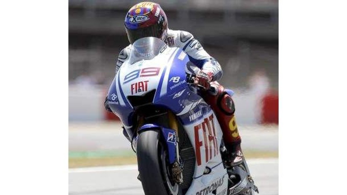 El piloto Jorge Lorenzo con su Yamaha.