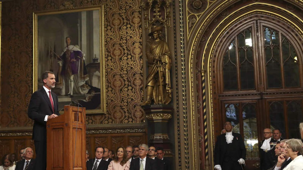 El rey pronunció un discurso en la sesión conjunta de las dos Cámaras del Parlamento. BALLESTEROS