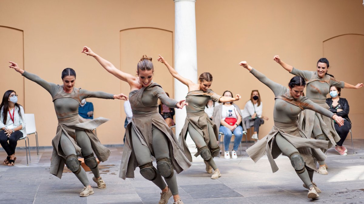 Lo contemporáneo toma el protagonismo en el Festival de Verano Cuna del Parlamentarismo. Legio VII, Puerta Obispo y otras calles son ‘Artes en movimiento en el Camino’