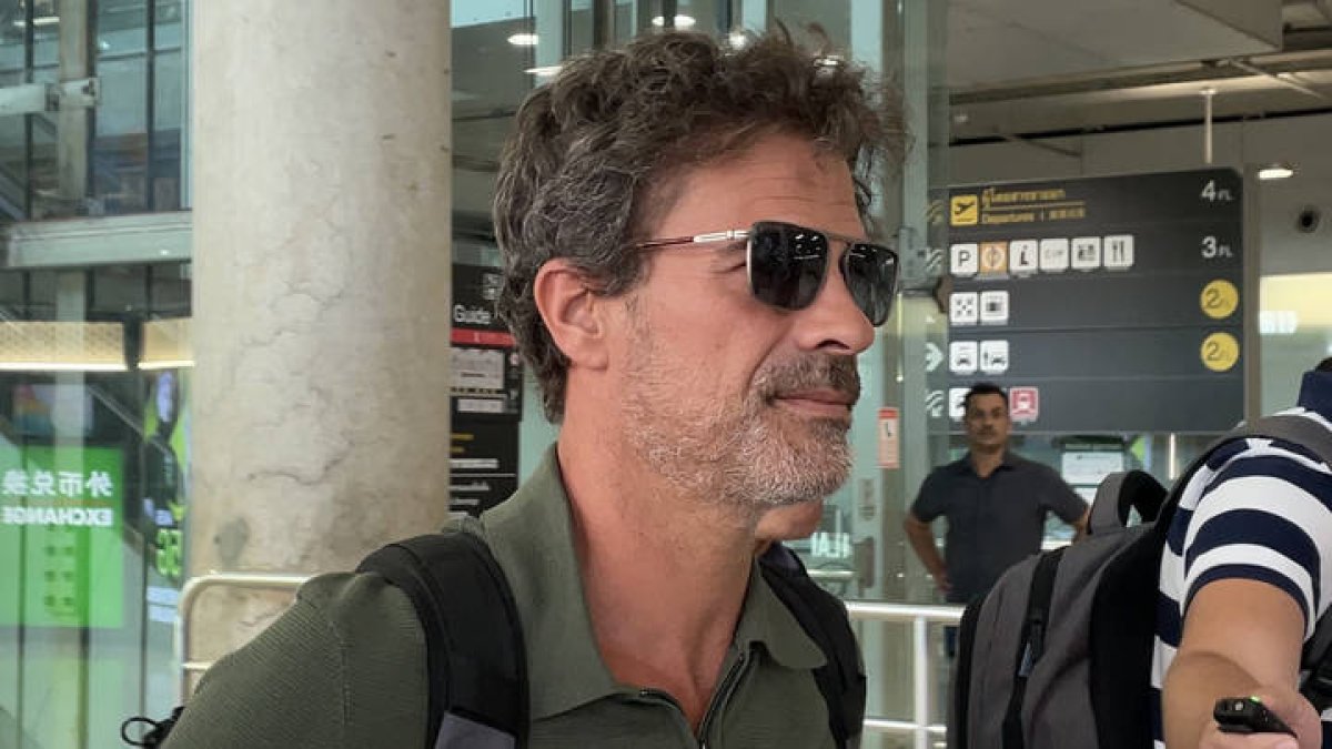 El actor español Rodolfo Sancho a su llegada a Bangkok. CONCEPCIÓN DOMÍNGUEZ