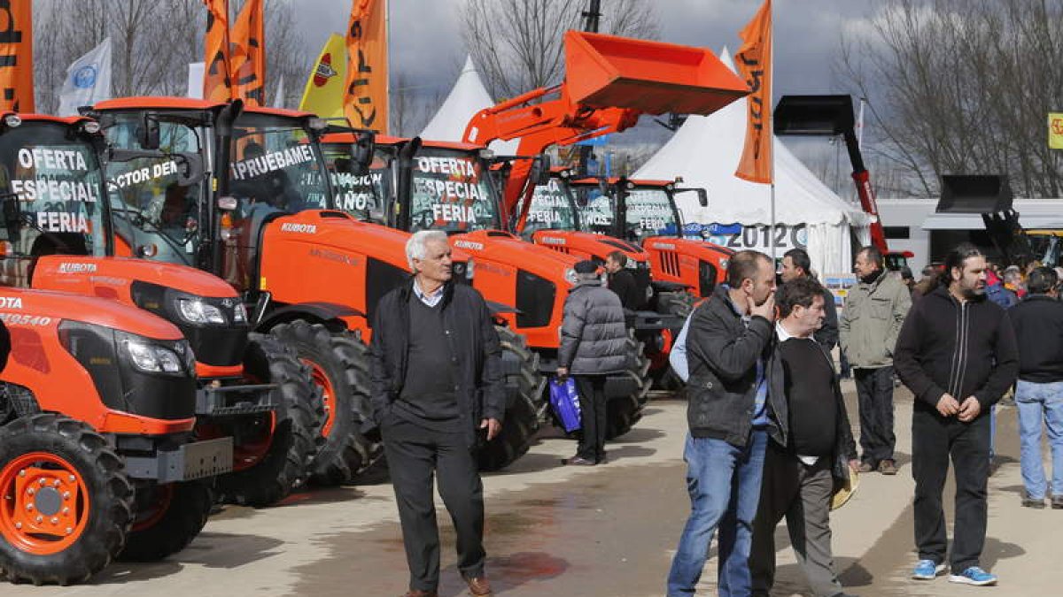Las exposiciones de las distintas marcas de tractores ocupan una parte importante de la feria multisectorial de Valencia de Don Juan