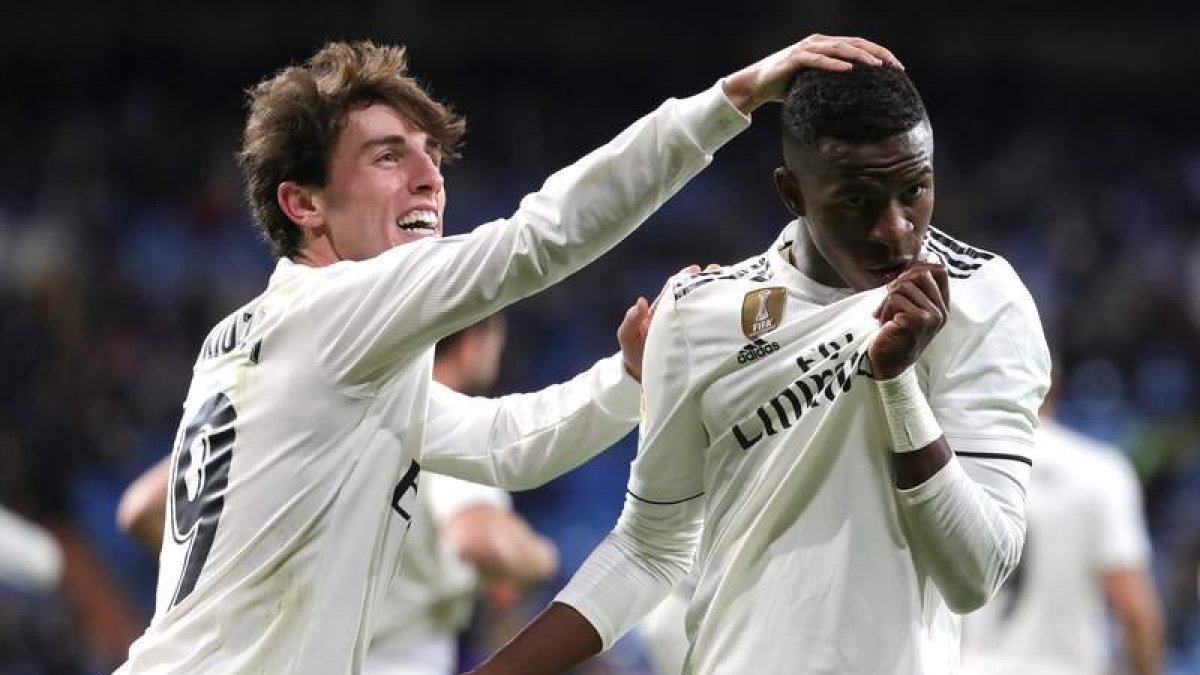 Vinicius cerró el marcador y tuvo tiempo para regalarle otro a Lucas Vázquez. JUANJO MARTÍN