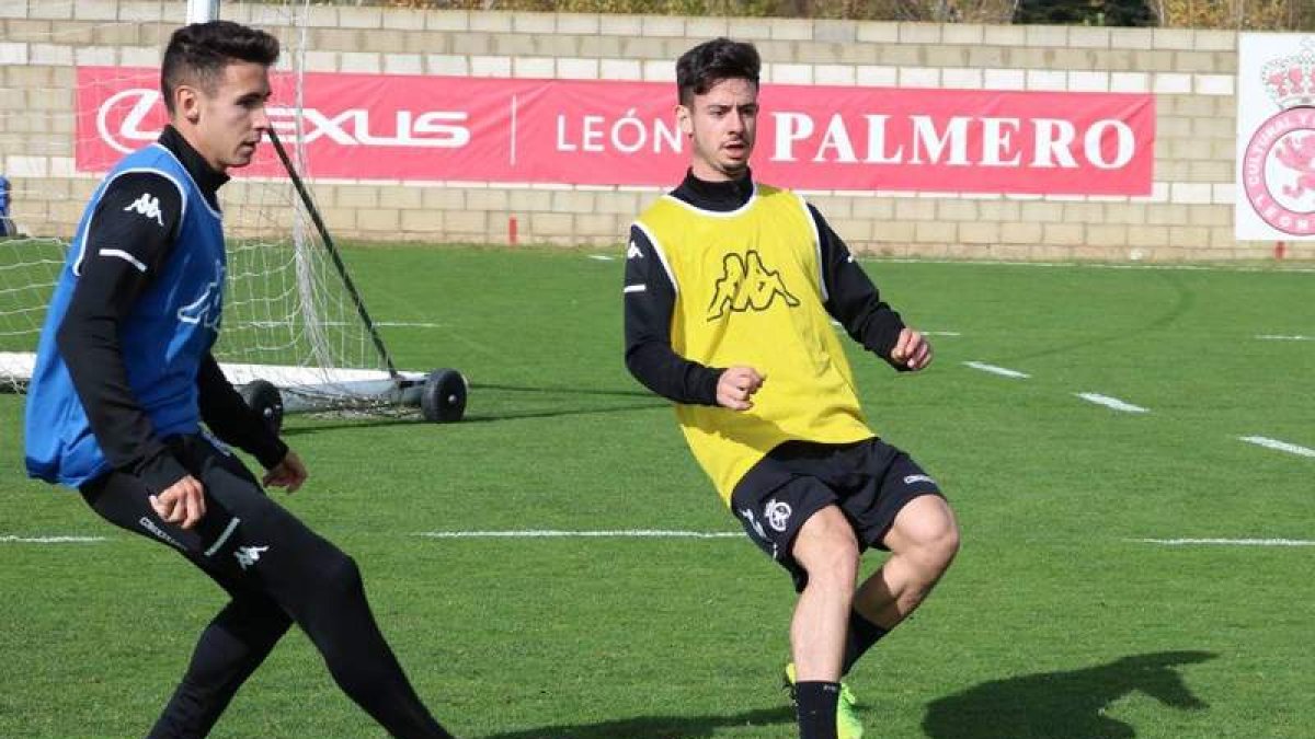 Toni Abad, a la derecha, durante un entrenamiento. TWITTER CULTURAL