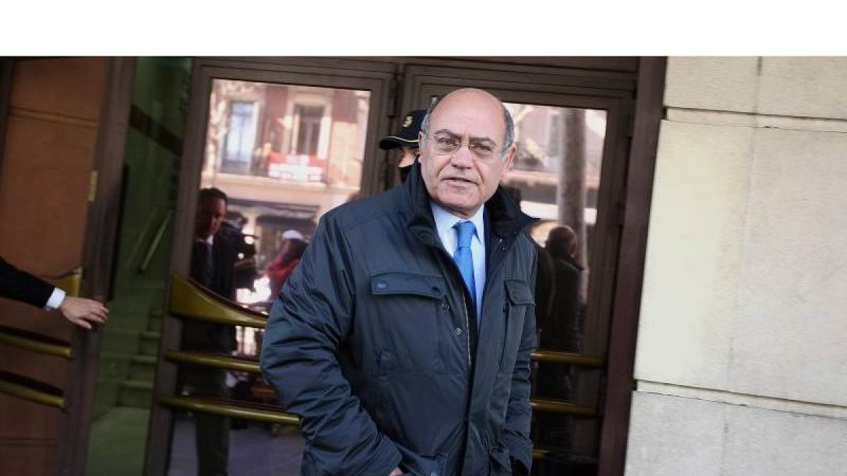 El expresidente de la CEOE Gerardo Diaz Ferran sale de declarar en la Audiencia Nacional por el caso Marsans, en 2012.
