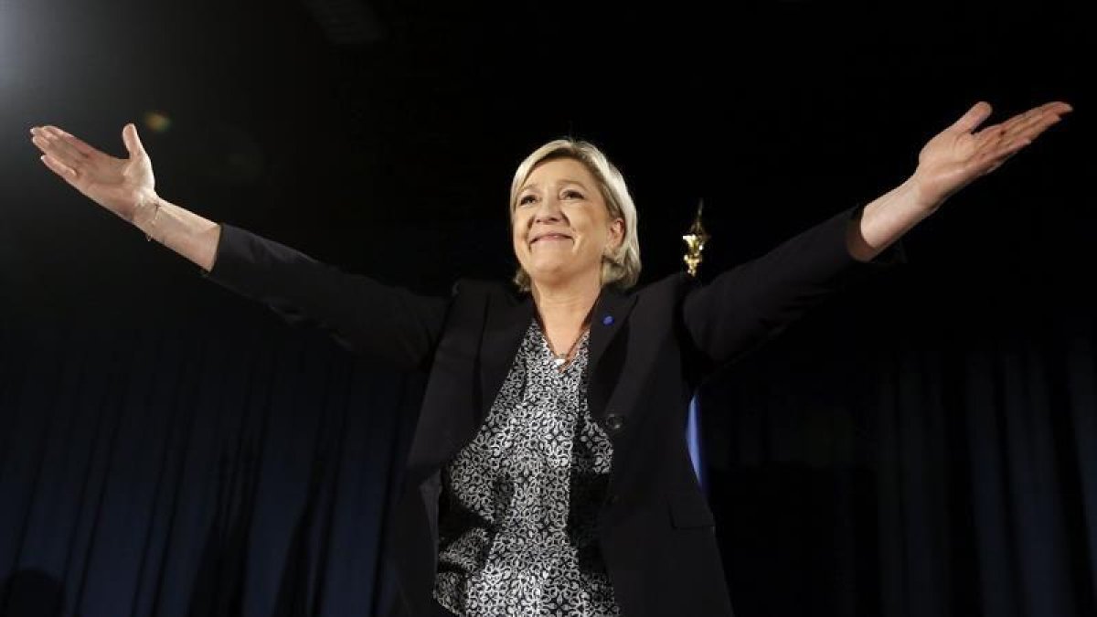 La candidata de la extrema derecha a las elecciones presidenciales francesas, Marine Le Pen, durante un acto de campaña.