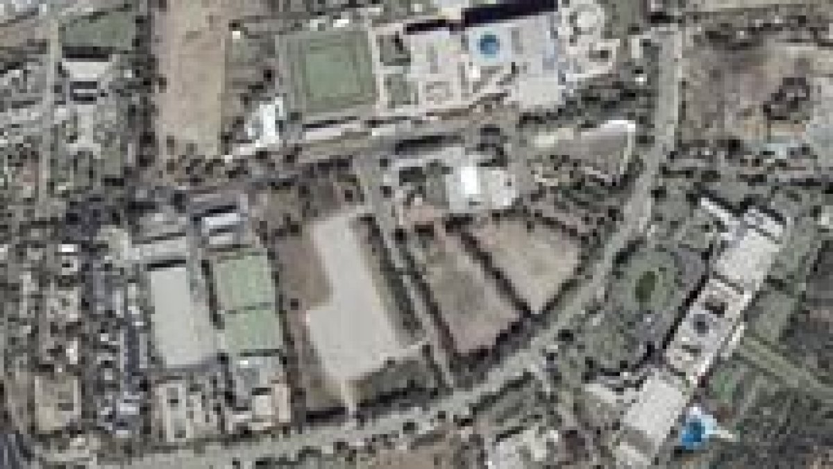 Una imagen de satélite tomada ayer sobre el palacio de Sadam visitado por los inspectores de la ONU