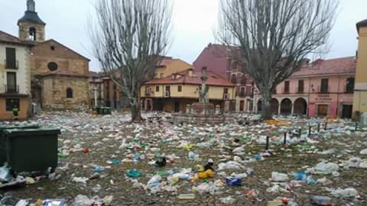 Estado de la plaza del Grano esta mañana